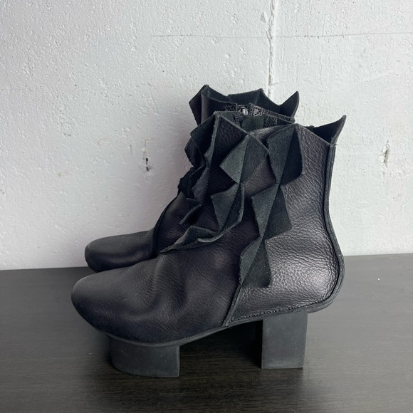 Trippen Shoes - Trippen Women's Black Ruffle Leather Ankle Boots